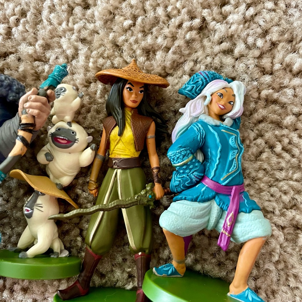 Disney Raya and the Last Dragon Action Figure Set - Picture 3 of 3